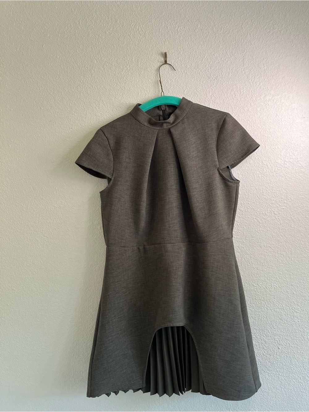 Closet London Gray Short-Sleeve Pleated Hem Dress